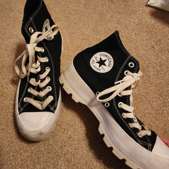 Chuck Taylor All Star Lugged Hi Sneaker in Black & White - Picture 4 of 8
